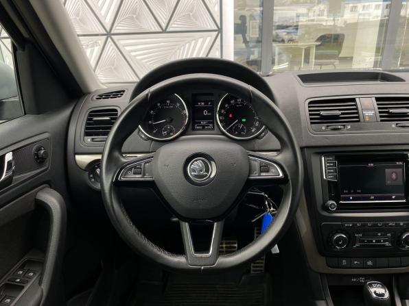 Skoda Yeti I Рестайлинг с пробегом 2017 года, цена 1 719 000 рублей, 59602 км, внедорожник, Автокод Объявления