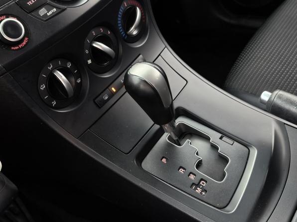 Mazda 3 II (BL) Рестайлинг с пробегом 2012 года, цена 965 000 рублей, 155189 км, седан, Автокод Объявления