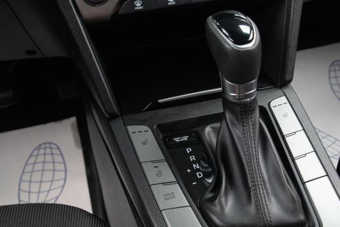 Hyundai Elantra VI (AD) с пробегом 2018 года, цена 1 449 000 рублей, 107521 км, седан, Автокод Объявления