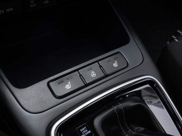 Kia Rio IV с пробегом 2018 года, цена 1 335 000 рублей, 132516 км, седан, Автокод Объявления