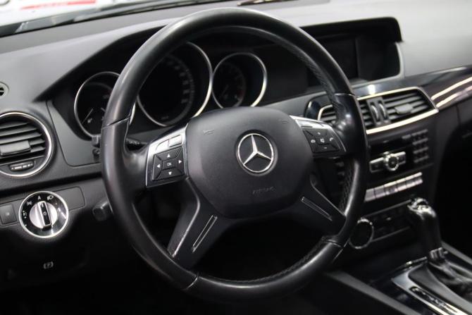 Mercedes-Benz C-Класс III (W204) Рестайлинг с пробегом 2011 года, цена 1 465 650 рублей, 174381 км, седан, Автокод Объявления