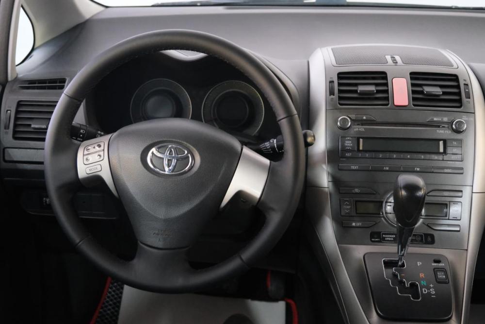 Toyota Auris I Омск  - изображение 11