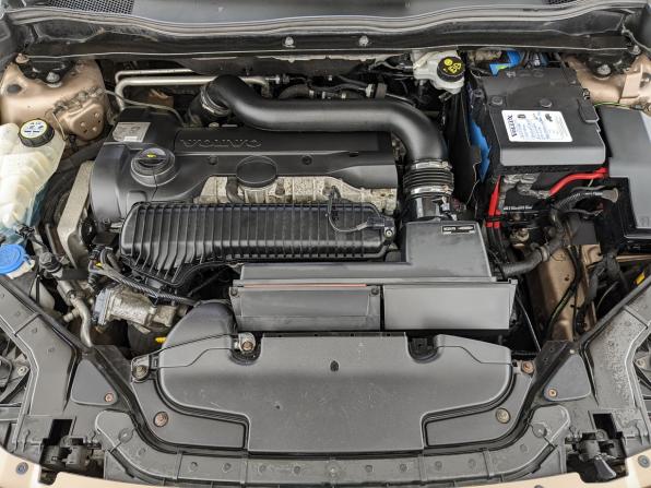 Volvo V40 Cross Country I с пробегом 2013 года, цена 1 650 000 рублей, 117941 км, хэтчбек, Автокод Объявления