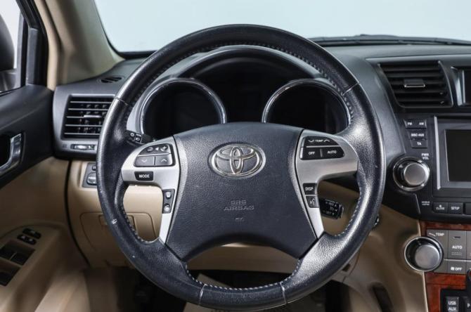 Toyota Highlander II (XU40) Рестайлинг с пробегом 2013 года, цена 2 499 000 рублей, 161000 км, внедорожник, Автокод Объявления