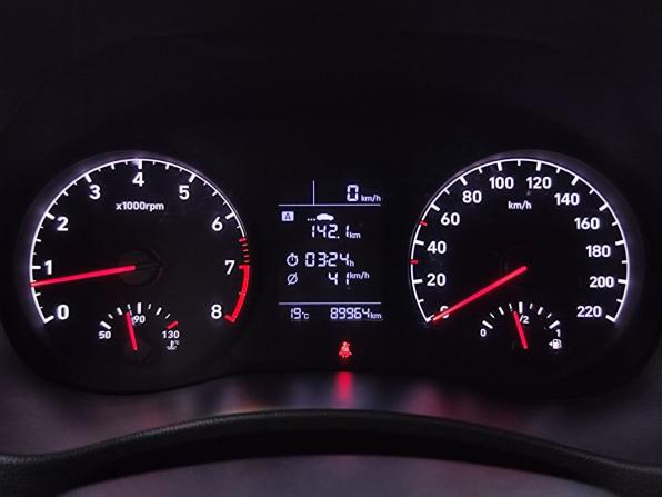Hyundai Solaris II с пробегом 2017 года, цена 1 049 000 рублей, 90000 км, седан, Автокод Объявления
