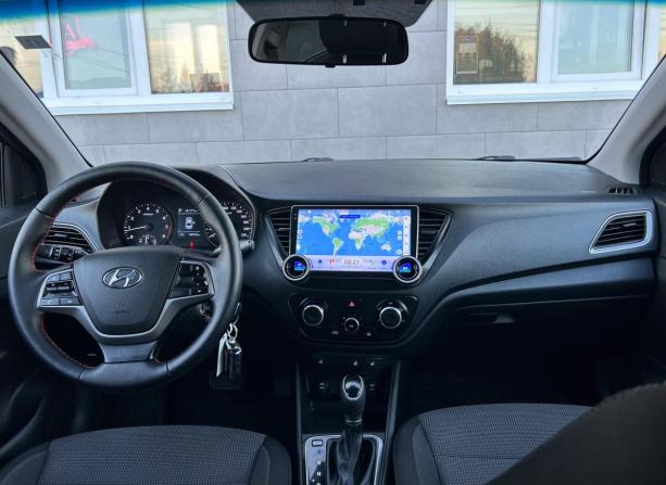 Hyundai Solaris II с пробегом 2018 года, цена 1 230 000 рублей, 188920 км, седан, Автокод Объявления