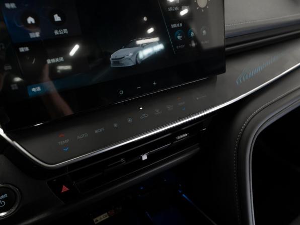 Toyota Camry IX (XV80) China Market с пробегом 2026 года, цена 4 250 000 рублей, 50 км, седан, Автокод Объявления