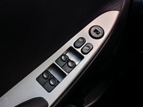 Hyundai Solaris I Рестайлинг с пробегом 2015 года, цена 869 000 рублей, 140762 км, хэтчбек, Автокод Объявления