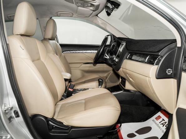 Mitsubishi Outlander III Рестайлинг 3 с пробегом 2020 года, цена 2 800 000 рублей, 101100 км, внедорожник, Автокод Объявления