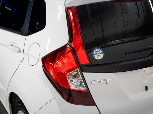 Honda Fit III Рестайлинг с пробегом 2018 года, цена 1 200 000 рублей, 95050 км, хэтчбек, Автокод Объявления