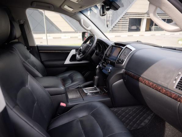 Toyota Land Cruiser 200 Series Рестайлинг 1 с пробегом 2012 года, цена 3 408 000 рублей, 352287 км, внедорожник, Автокод Объявления