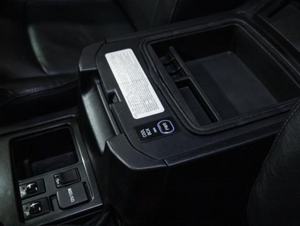Toyota Land Cruiser Prado 150 Series Рестайлинг 1 с пробегом 2014 года, цена 3 100 989 рублей, 228711 км, внедорожник, Автокод Объявления