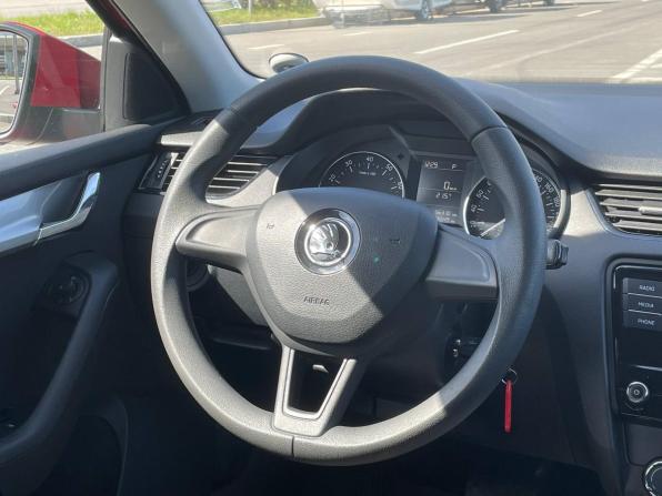 Skoda Octavia III (A7) Рестайлинг с пробегом 2017 года, цена 1 449 000 рублей, 155000 км, лифтбек, Автокод Объявления