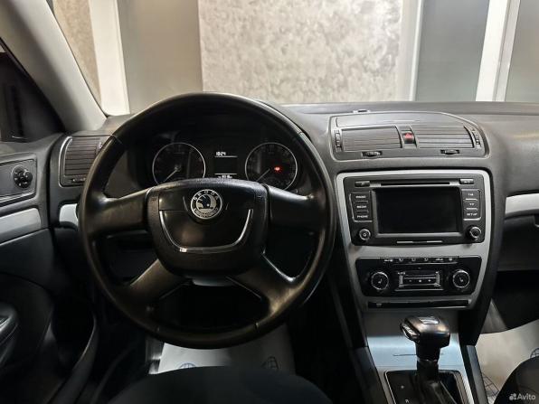 Skoda Octavia II (A5) Рестайлинг с пробегом 2013 года, цена 1 035 000 рублей, 167610 км, лифтбек, Автокод Объявления