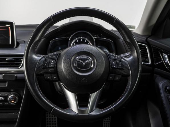 Mazda Axela III с пробегом 2015 года, цена 1 579 000 рублей, 118909 км, хэтчбек, Автокод Объявления