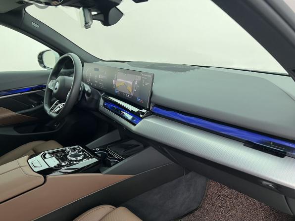 BMW 5 серии VIII (G60/G61/G68) с пробегом 2023 года, цена 7 770 000 рублей, 12800 км, седан, Автокод Объявления