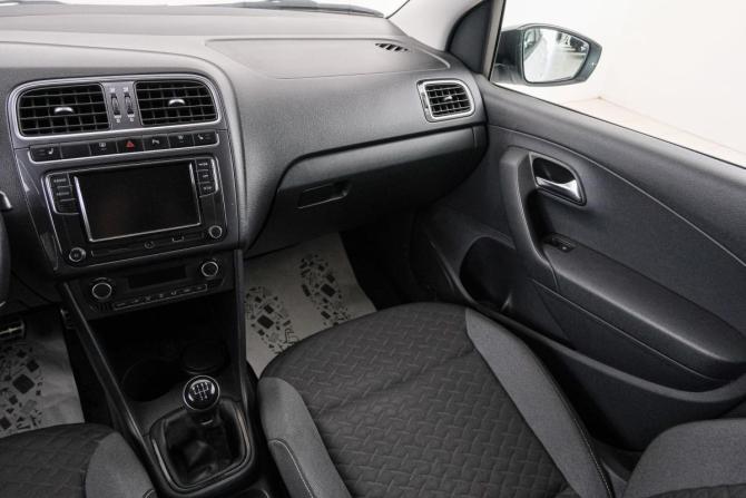 Volkswagen Polo V Рестайлинг с пробегом 2018 года, цена 969 000 рублей, 164500 км, седан, Автокод Объявления