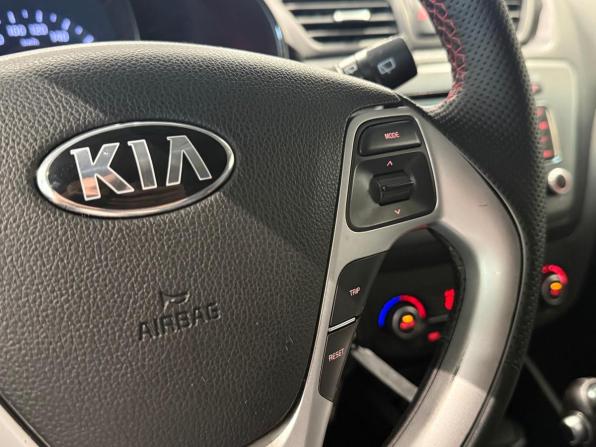 Kia Rio III Рестайлинг с пробегом 2015 года, цена 1 085 000 рублей, 128000 км, хэтчбек, Автокод Объявления