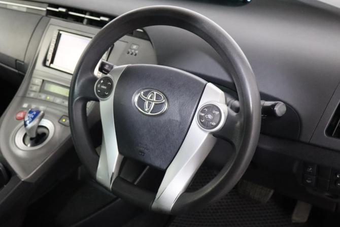 Toyota Prius III Рестайлинг (XW30) с пробегом 2012 года, цена 899 000 рублей, 256000 км, лифтбек, Автокод Объявления