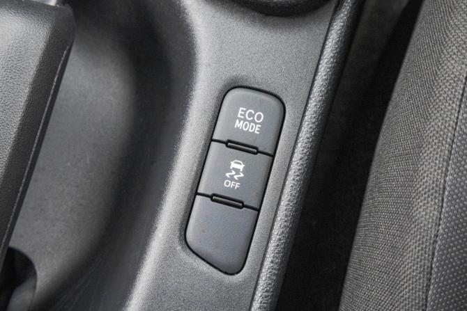 Toyota Yaris IV с пробегом 2020 года, цена 1 299 000 рублей, 93300 км, хэтчбек, Автокод Объявления