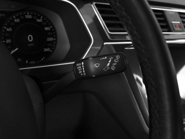 Volkswagen Tiguan II с пробегом 2018 года, цена 2 295 000 рублей, 262251 км, внедорожник, Автокод Объявления