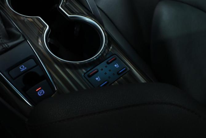 Toyota Camry VIII (XV70) с пробегом 2019 года, цена 3 340 000 рублей, 129281 км, седан, Автокод Объявления