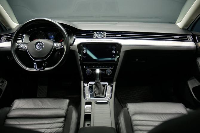 Volkswagen Passat B8 с пробегом 2018 года, цена 2 580 000 рублей, 105513 км, седан, Автокод Объявления