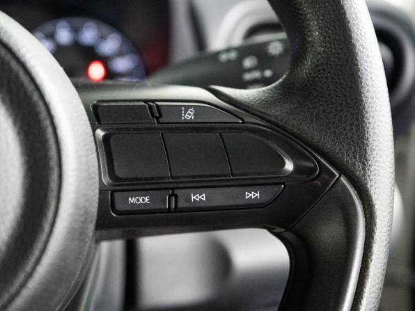 Toyota Yaris IV с пробегом 2020 года, цена 990 500 рублей, 104053 км, хэтчбек, Автокод Объявления