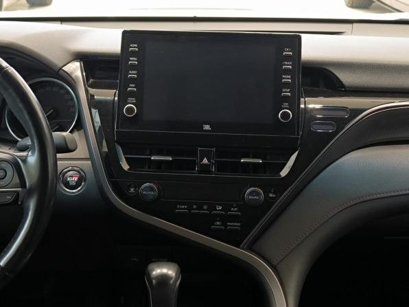 Toyota Camry VIII (XV70) Рестайлинг с пробегом 2021 года, цена 3 299 000 рублей, 55940 км, седан, Автокод Объявления