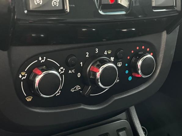 Renault Duster I Рестайлинг с пробегом 2017 года, цена 999 000 рублей, 196979 км, внедорожник, Автокод Объявления