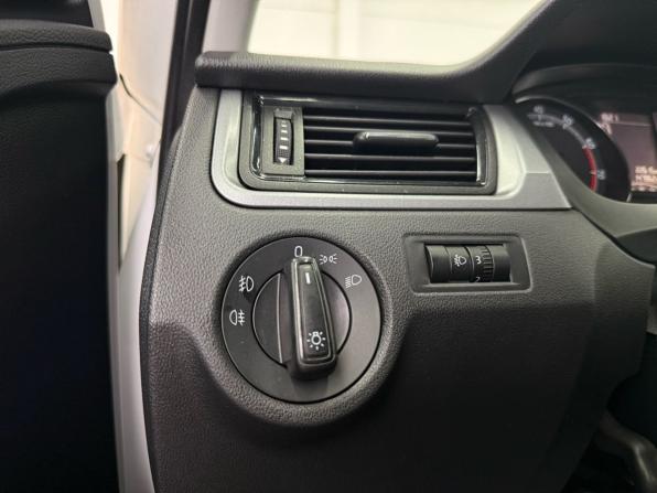 Skoda Rapid I Рестайлинг с пробегом 2019 года, цена 1 349 000 рублей, 148000 км, лифтбек, Автокод Объявления