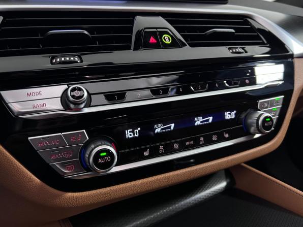 BMW 5 серии VII (G30/G31/G38) Рестайлинг с пробегом 2022 года, цена 4 999 000 рублей, 51744 км, седан, Автокод Объявления