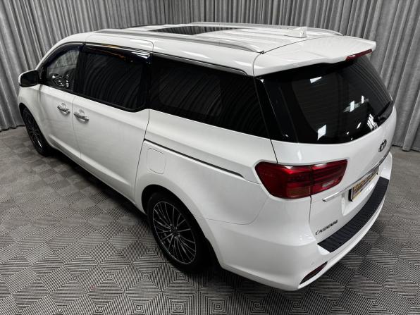 Kia Carnival III с пробегом 2018 года, цена 2 610 000 рублей, 132621 км, минивэн, Автокод Объявления