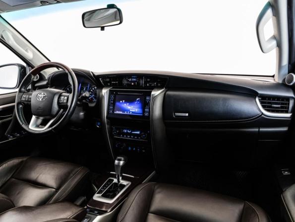 Toyota Fortuner II с пробегом 2018 года, цена 2 999 000 рублей, 157642 км, внедорожник, Автокод Объявления