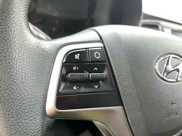 Hyundai Solaris II с пробегом 2017 года, цена 1 369 900 рублей, 176124 км, седан, Автокод Объявления