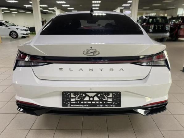 Hyundai Elantra VII (CN7) с пробегом 2022 года, цена 1 999 000 рублей, 27315 км, седан, Автокод Объявления