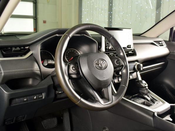 Toyota RAV4 V (XA50) с пробегом 2020 года, цена 3 284 995 рублей, 105004 км, внедорожник, Автокод Объявления