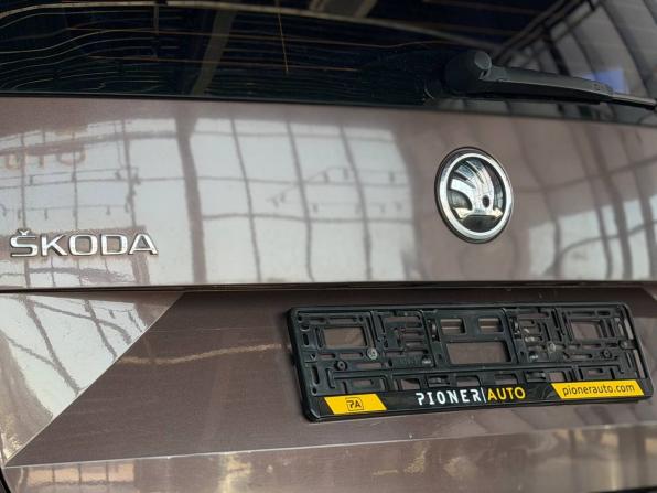 Skoda Yeti I Рестайлинг с пробегом 2014 года, цена 1 320 000 рублей, 140455 км, внедорожник, Автокод Объявления