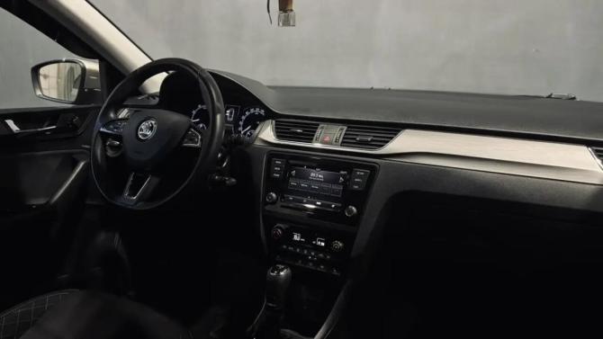 Skoda Rapid I Рестайлинг с пробегом 2017 года, цена 1 349 000 рублей, 95600 км, лифтбек, Автокод Объявления