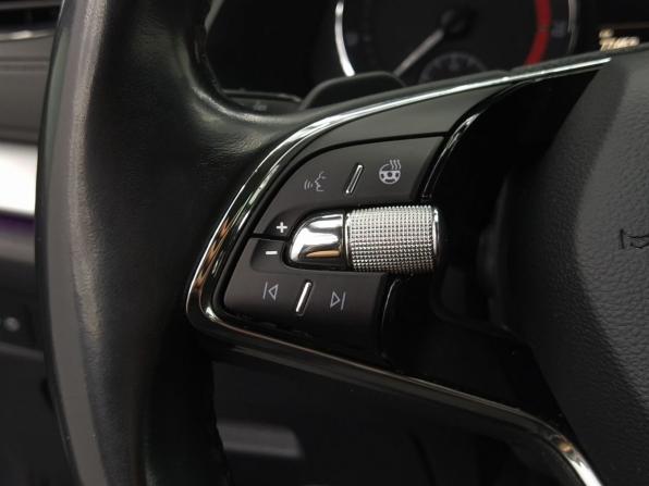 Skoda Octavia IV (A8) с пробегом 2021 года, цена 2 819 000 рублей, 77452 км, лифтбек, Автокод Объявления
