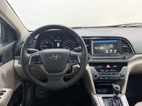 Hyundai Elantra VI (AD) с пробегом 2016 года, цена 1 050 000 рублей, 235880 км, седан, Автокод Объявления