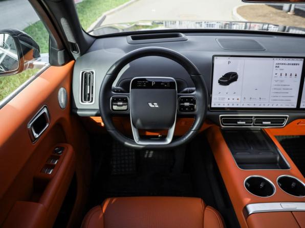 Li Auto (Lixiang) L7 I Рестайлинг с пробегом 2024 года, цена 6 499 000 рублей, 34550 км, внедорожник, Автокод Объявления