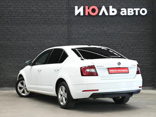 Skoda Octavia III (A7) Рестайлинг с пробегом 2018 года, цена 1 700 000 рублей, 272882 км, лифтбек, Автокод Объявления