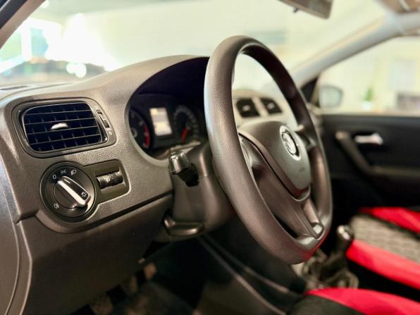 Volkswagen Polo V Рестайлинг с пробегом 2015 года, цена 1 149 000 рублей, 66916 км, седан, Автокод Объявления