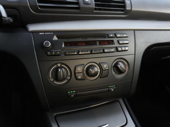 BMW 1 серии I (E81/E82/E87/E88) Рестайлинг с пробегом 2011 года, цена 894 000 рублей, 128082 км, хэтчбек, Автокод Объявления
