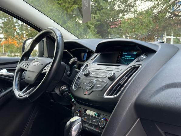 Ford Focus III Рестайлинг с пробегом 2017 года, цена 979 000 рублей, 165929 км, хэтчбек, Автокод Объявления
