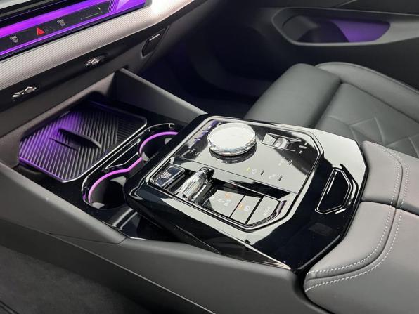 BMW 5 серии VIII (G60/G61/G68) с пробегом 2023 года, цена 8 190 000 рублей, 10316 км, седан, Автокод Объявления