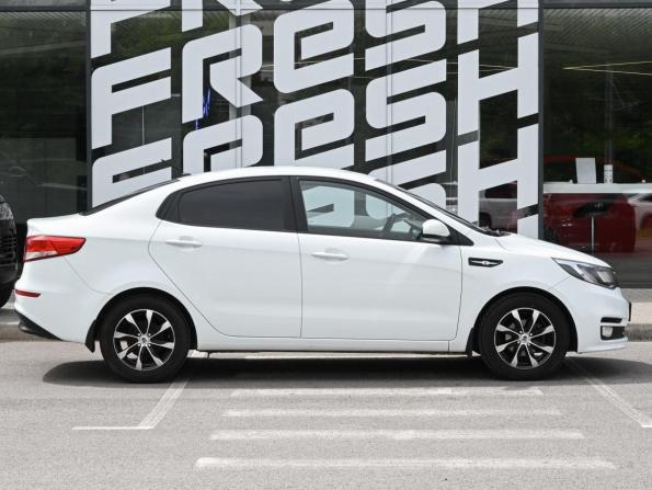 Kia Rio III Рестайлинг с пробегом 2016 года, цена 1 060 000 рублей, 110794 км, седан, Автокод Объявления