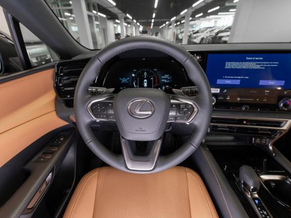 Lexus RX V с пробегом 2025 года, цена 7 850 000 рублей, 50 км, внедорожник, Автокод Объявления