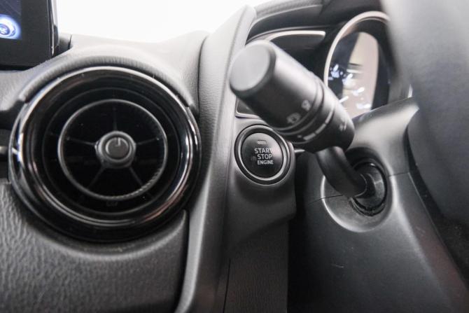 Mazda Demio IV (DJ) с пробегом 2019 года, цена 1 249 000 рублей, 81000 км, хэтчбек, Автокод Объявления